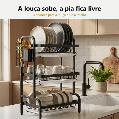 Escorredor de 3 andares na bancada da cozinha